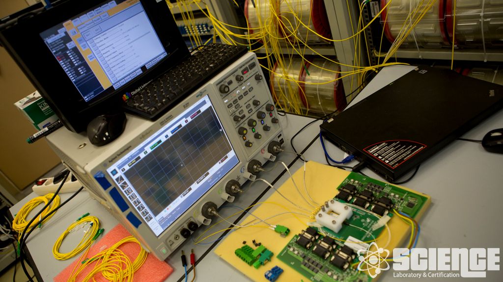 IEC 61000-4-4 (Hızlı Geçici Test)